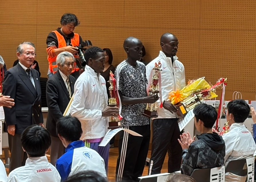 甲佐　エバンス